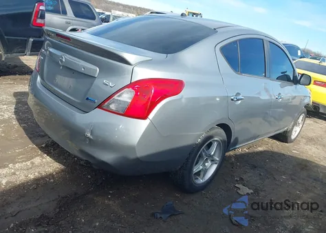 2014 Nissan Versa 1.6 Sv z USA, uszkodzony, nr VIN 3N1CN7AP8EL818978